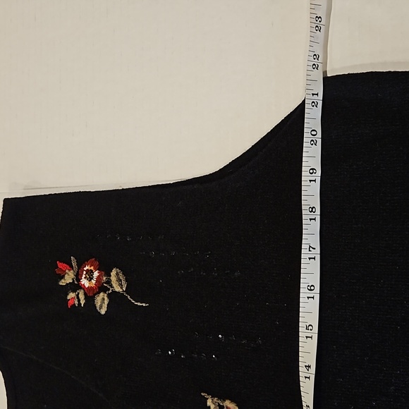 Koret Black Floral Embroidered Sweater Vest size L - Picture 9 of 10